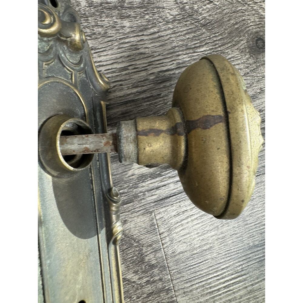 Antique Bronze Meridian Yale & Towne Oval Door Knob Set Salvage Neoclassicical - Picture 7 of 16